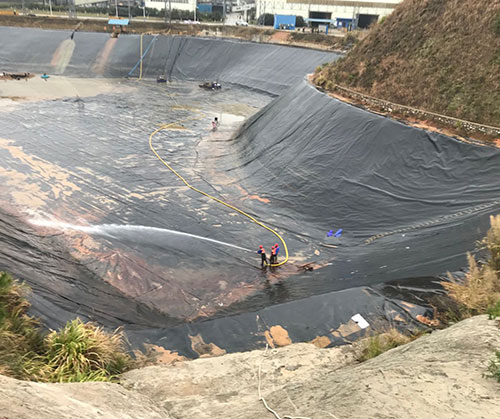 镶黄废水池清理